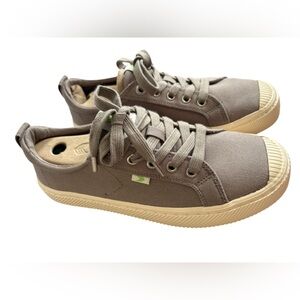 Cariuma Canvas Sneakers